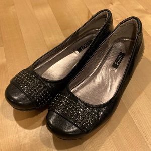 Ecco black leather flats in excellent used condition, size 36